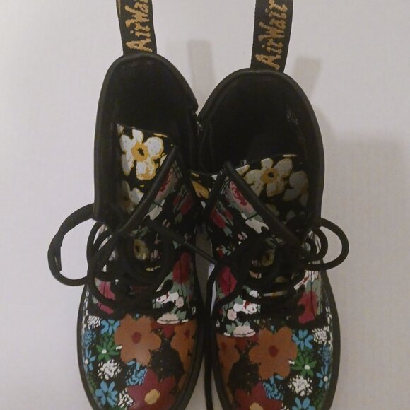 Dr. Martens Delaney Floral Teens Size 3 Canvas Combat Boots Floral - Picture 2 of 11